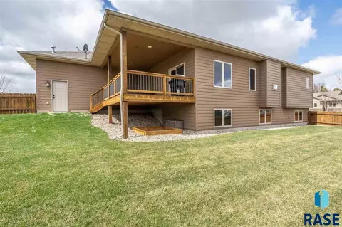 2017 S Firefly Dr, Sioux Falls, SD 57110 photo 3
