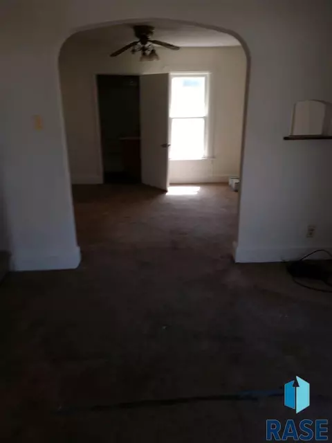 301 E 8th St, Dell Rapids, SD 57022 photo 3