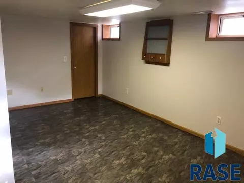2813 E 19th St, Sioux Falls, SD 57103 photo 9