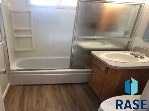 2813 E 19th St, Sioux Falls, SD 57103 photo 6