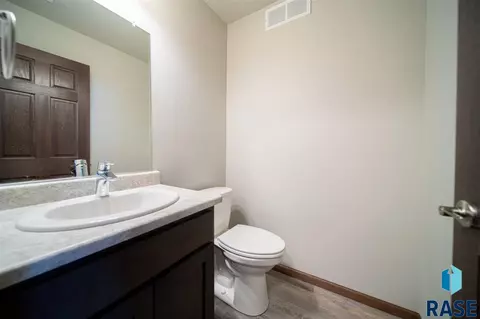 6542 W 6th Pl, Sioux Falls, SD 57107 photo 4