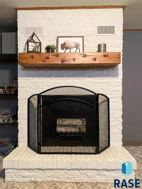 718 E 7th St, Freeman, SD 57029 photo 13