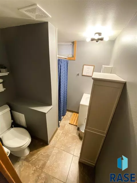 718 E 7th St, Freeman, SD 57029 photo 18