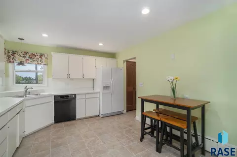 2309 E 19th St, Sioux Falls, SD 57103 photo 7