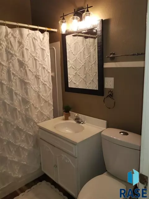 Undisclosed, Sioux Falls, SD 57104 photo 9