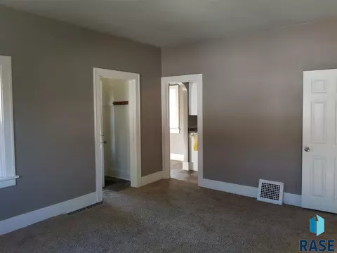 Undisclosed, Sioux Falls, SD 57104 photo 8