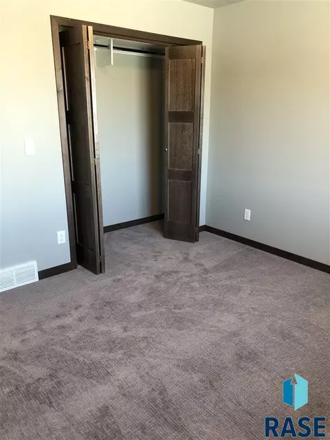 6600 W 6th Pl, Sioux Falls, SD 57107 photo 17