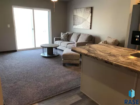 6600 W 6th Pl, Sioux Falls, SD 57107 photo 2
