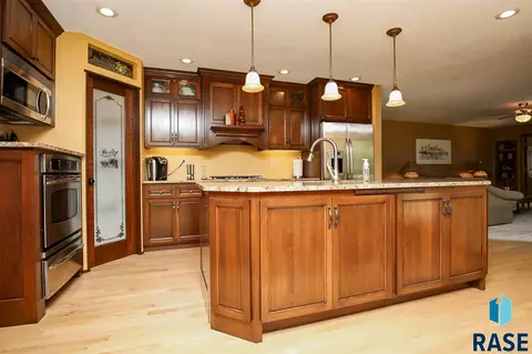 1616 E Rushmore Dr, Brandon, SD 57005 photo 11