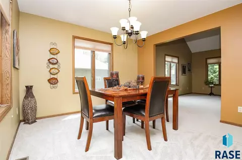 1616 E Rushmore Dr, Brandon, SD 57005 photo 13