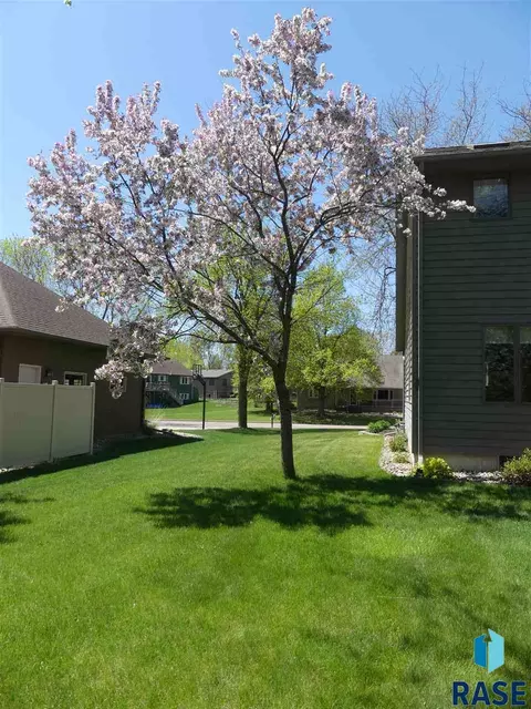 1616 E Rushmore Dr, Brandon, SD 57005 photo 36