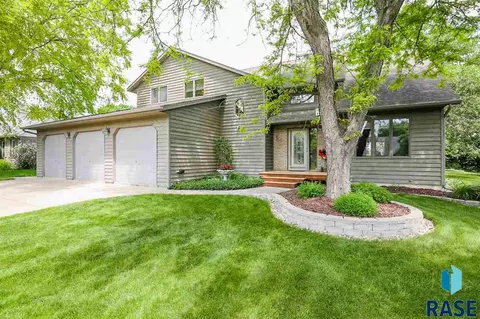 1616 E Rushmore Dr, Brandon, SD 57005 photo 1
