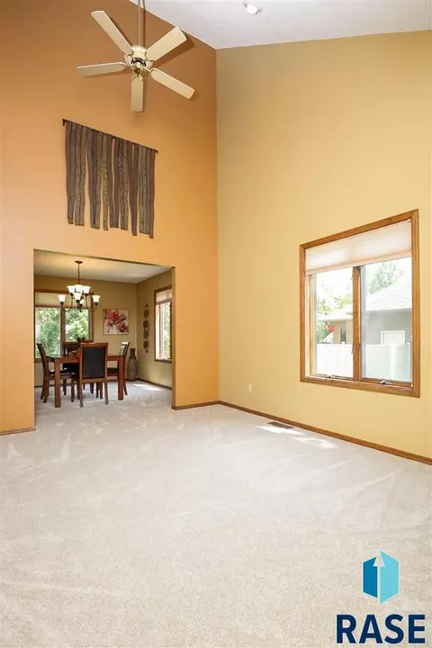 1616 E Rushmore Dr, Brandon, SD 57005 photo 14
