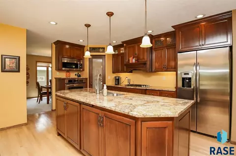 1616 E Rushmore Dr, Brandon, SD 57005 photo 8