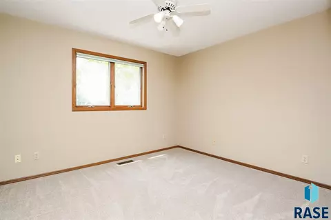 1616 E Rushmore Dr, Brandon, SD 57005 photo 23