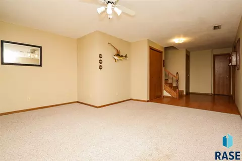 1616 E Rushmore Dr, Brandon, SD 57005 photo 21