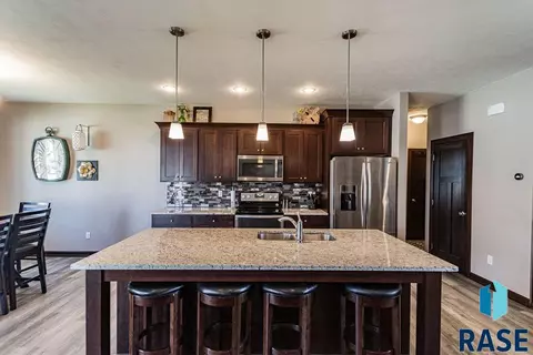 7904 W Strabane St, Sioux Falls, SD 57106 photo 2