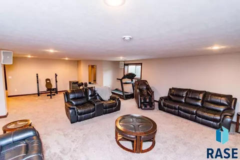 7904 W Strabane St, Sioux Falls, SD 57106 photo 5