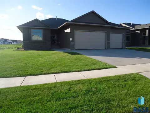 6800 E Dugout Ln, Sioux Falls, SD 57110 photo 1