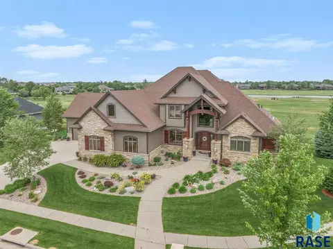 204 E Honors Cir, Sioux Falls, SD 57108 photo 2