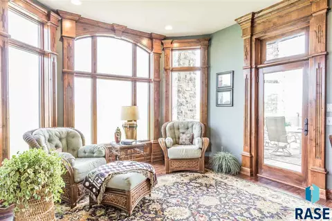 204 E Honors Cir, Sioux Falls, SD 57108 photo 8