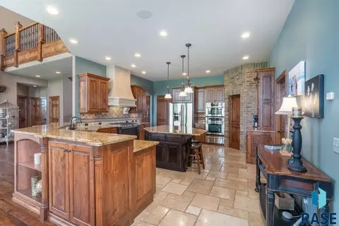 204 E Honors Cir, Sioux Falls, SD 57108 photo 10