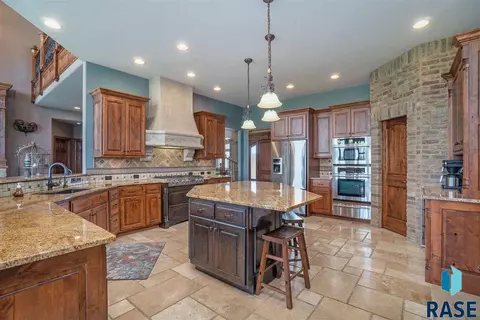 204 E Honors Cir, Sioux Falls, SD 57108 photo 9