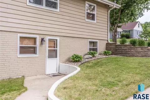 2000 S Willow Ave, Sioux Falls, SD 57105 photo 6