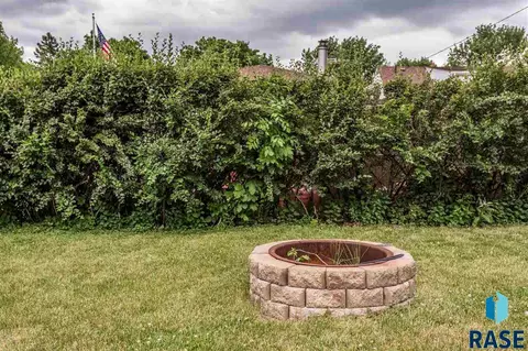2000 S Willow Ave, Sioux Falls, SD 57105 photo 10