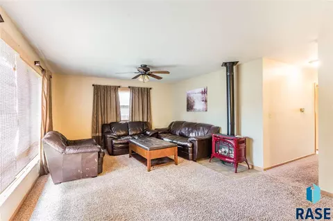 2000 S Willow Ave, Sioux Falls, SD 57105 photo 14