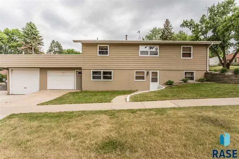 2000 S Willow Ave, Sioux Falls, SD 57105 photo 5