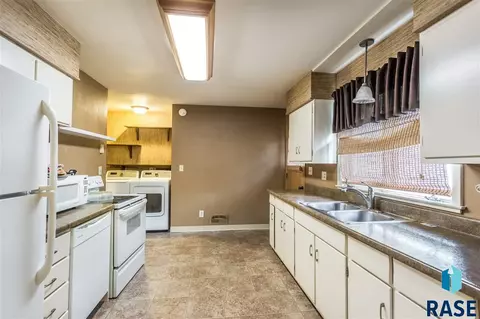 2000 S Willow Ave, Sioux Falls, SD 57105 photo 23