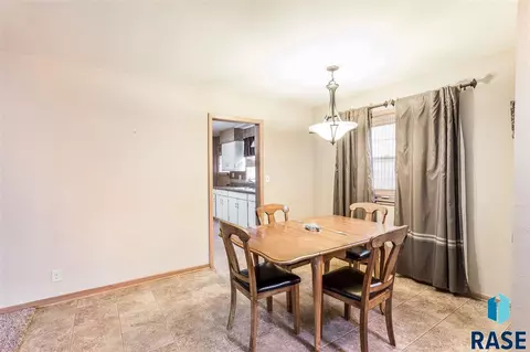 2000 S Willow Ave, Sioux Falls, SD 57105 photo 13