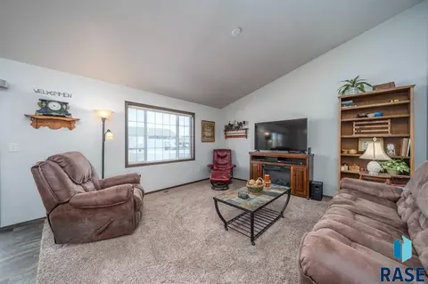 3316 E Chatham St, Sioux Falls, SD 57108 photo 7