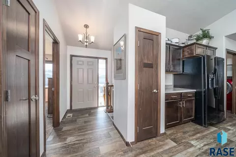 3316 E Chatham St, Sioux Falls, SD 57108 photo 8