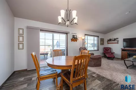 3316 E Chatham St, Sioux Falls, SD 57108 photo 6