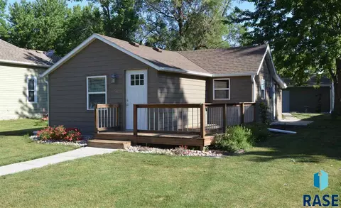 208 E 3rd St, Worthing, SD 57077 photo 1