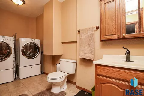 1924 E Briar Den Ct, Sioux Falls, SD 57108 photo 16