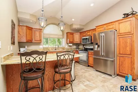 1924 E Briar Den Ct, Sioux Falls, SD 57108 photo 4