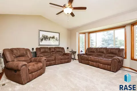 1924 E Briar Den Ct, Sioux Falls, SD 57108 photo 3