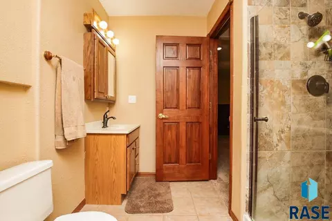 1924 E Briar Den Ct, Sioux Falls, SD 57108 photo 15