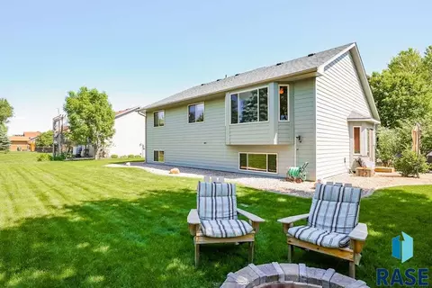 1924 E Briar Den Ct, Sioux Falls, SD 57108 photo 17