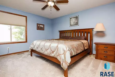 1924 E Briar Den Ct, Sioux Falls, SD 57108 photo 7