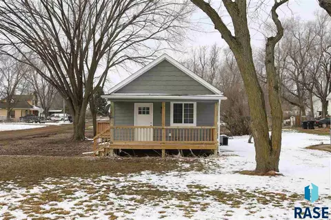 400 W 3rd St, Worthing, SD 57077 photo 1