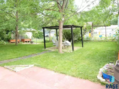 3505 E 13th St, Sioux Falls, SD 57103 photo 4