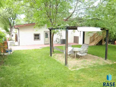 3505 E 13th St, Sioux Falls, SD 57103 photo 5
