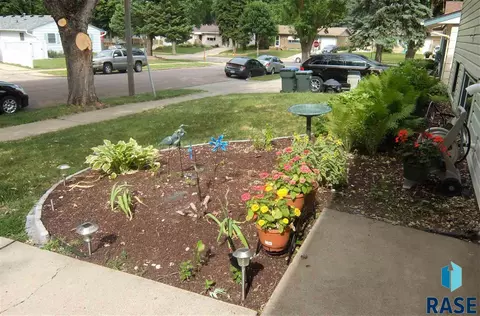 3505 E 13th St, Sioux Falls, SD 57103 photo 3