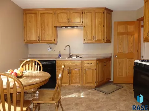 Undisclosed, Sioux Falls, SD 57103 photo 5