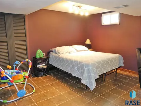 Undisclosed, Sioux Falls, SD 57103 photo 16
