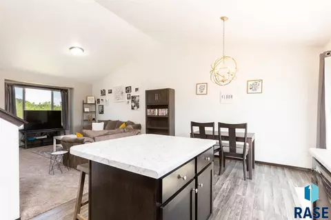 6301 N Seubert Ave, Sioux Falls, SD 57104 photo 10